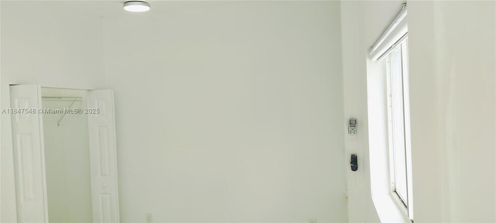 Building Photo - 14552 SW 158th Ct