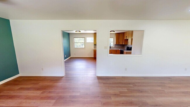 Building Photo - 424 Bridge View Ln