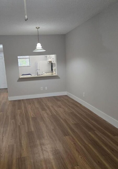 Primary Photo - 15701 W Waterside Cir