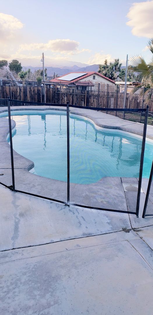 Building Photo - *DO NOT DISTURB TENANTS- 4 bedroom 2 bath home w/POOL!!