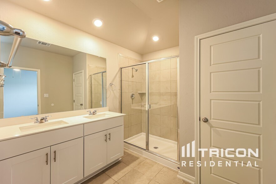 Building Photo - 13536 Emerson Wy