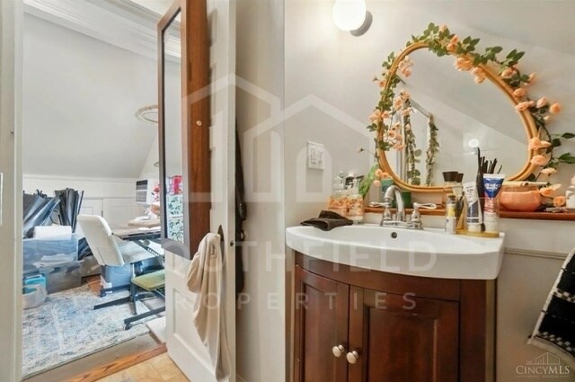 Building Photo - 2319 Victor St