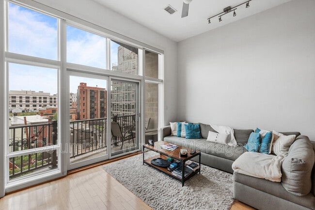 Building Photo - 1336 Belmont St NW