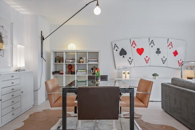 Building Photo - 360 E Randolph St