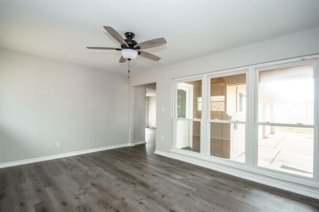 Building Photo - 3410 Truxton Dr