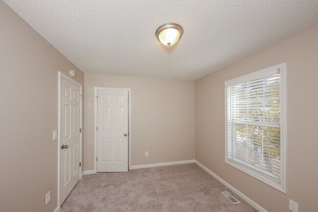 Building Photo - 1622 Cumberland Club Rd SW