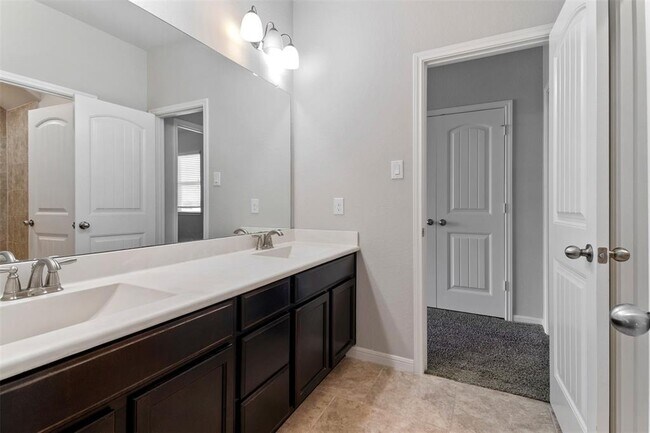 Building Photo - 4926 Thunder Creek Ln