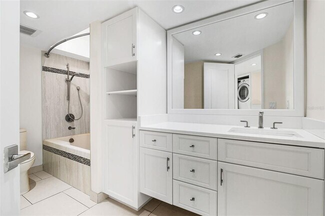 Building Photo - 988 Blvd of the Arts