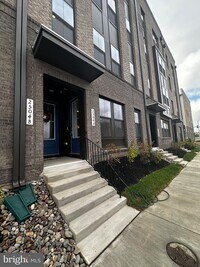 Building Photo - 2504 W Peninsula Dr