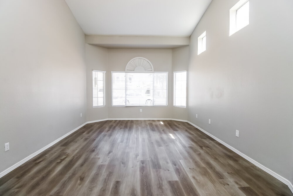 Building Photo - 927 E Glenmere Dr