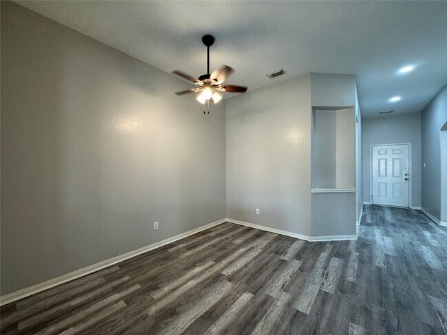 Building Photo - 5907 Yaupon Ridge Dr