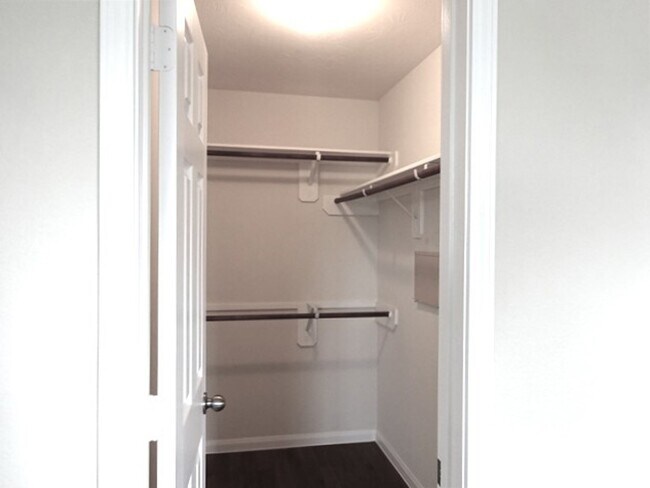 Building Photo - 5911 Brenwood Trails Ln