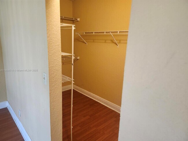 Building Photo - 3860 Coral Tree Cir