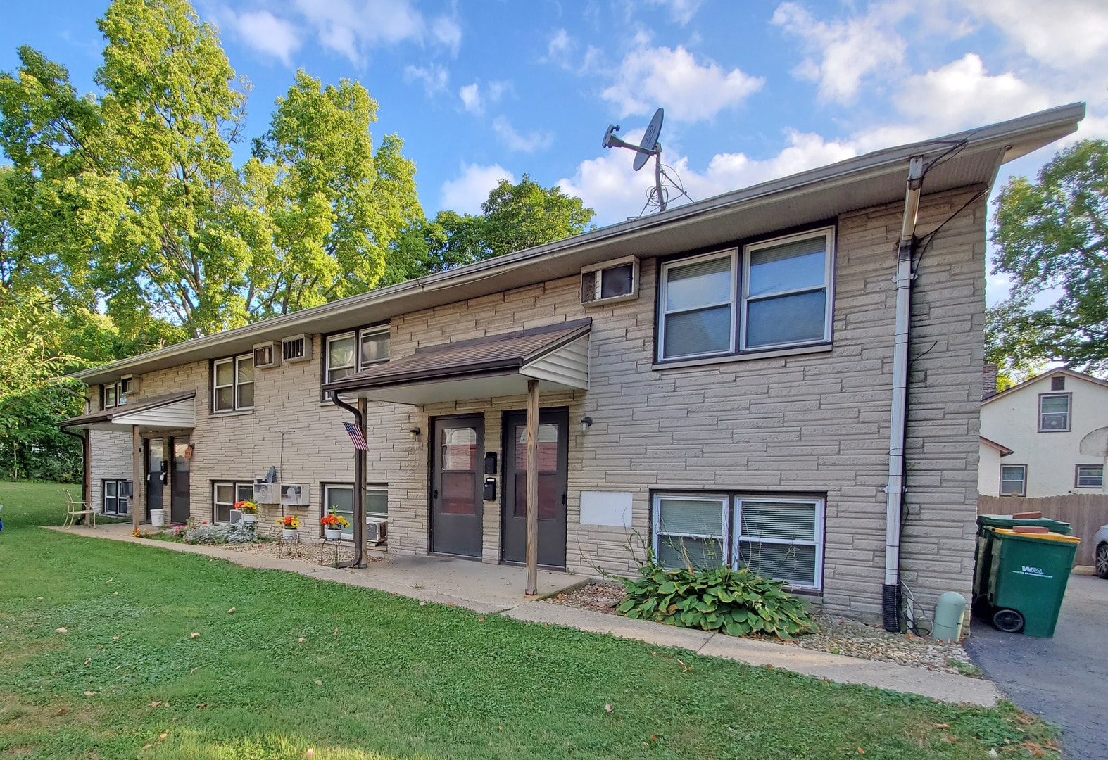 Building Photo - 818 S Jefferson St