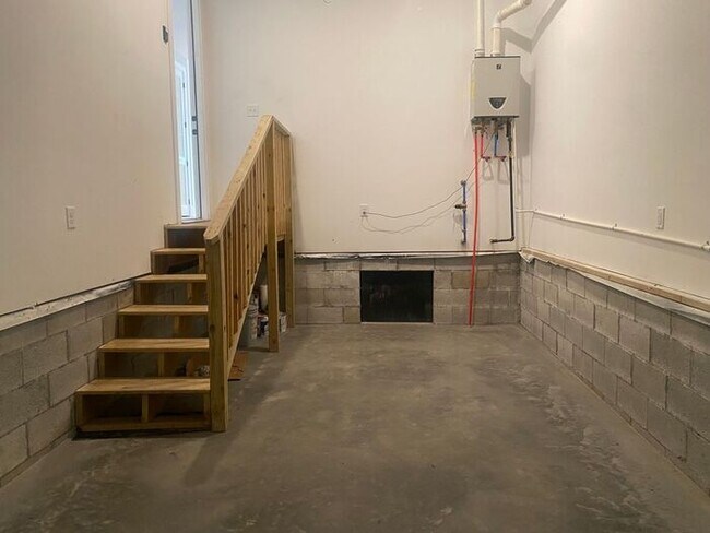 Building Photo - Newer Contruction - 3 Bed 3.5 Bath 3 Stories!