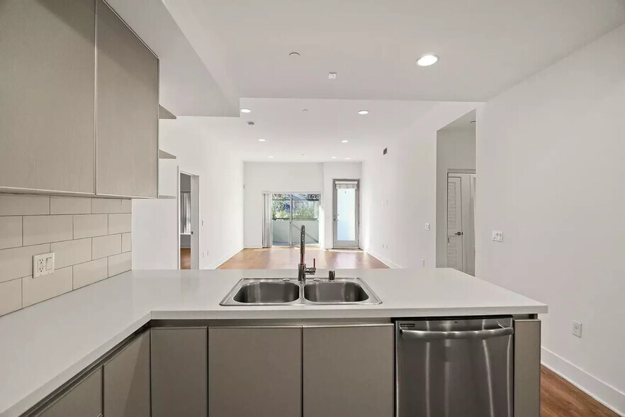 Building Photo - 5308 Sepulveda Blvd