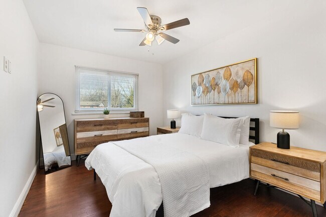 Building Photo - 2104 Foggy Bottom Dr