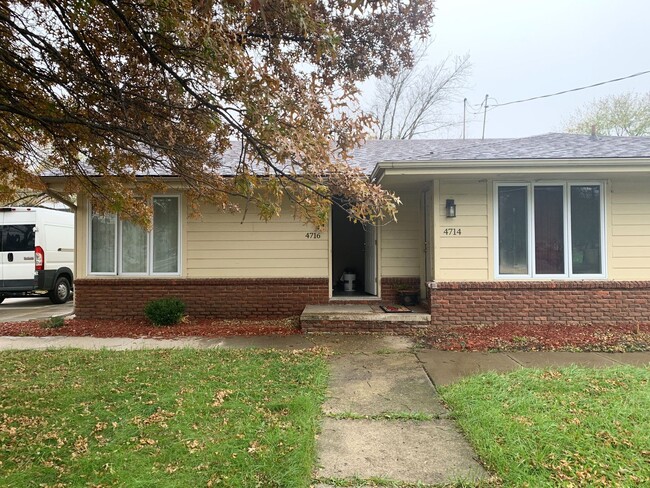 Building Photo - Remodeled 2 bedroom duplex