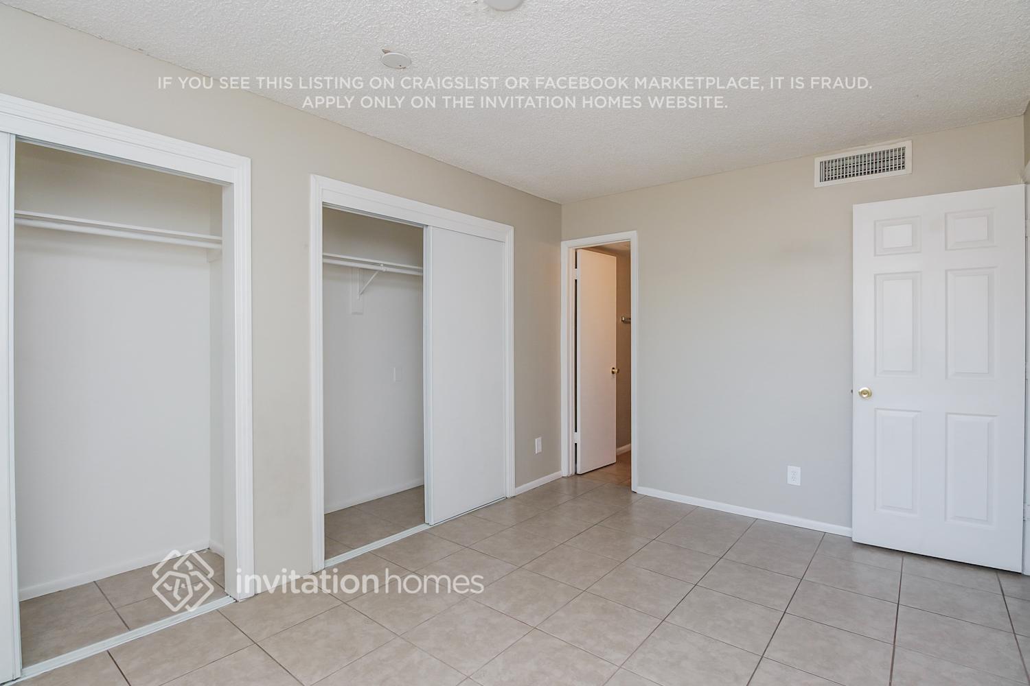 Building Photo - 2022 W Windrose Dr