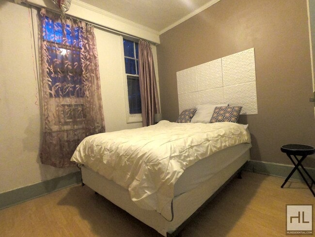 Zillow: Real Estate, Apartments, Mortgages & Home Values - Apartment With Private Outdoor Space