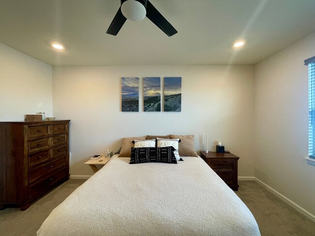 Building Photo - 3 Bed 2 Bath Available Now In Mccordsville!