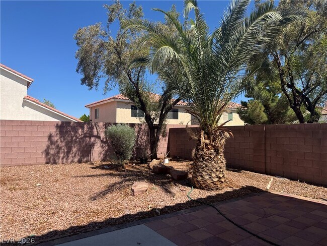 Building Photo - 7512 Jacaranda Leaf St