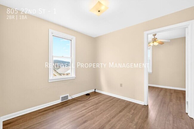 Building Photo - 805 22nd St