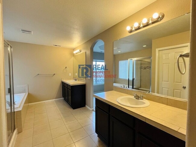 Building Photo - 2695 Mountain Sky Dr