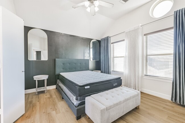 Building Photo - 11307 Main Holly Dr