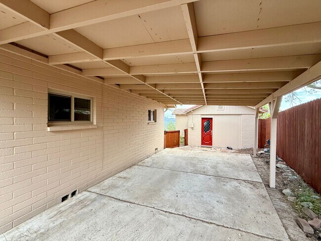 Building Photo - Million-Dollar Views of Granite Mountain &...