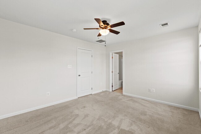Building Photo - 46310 Creeping Primrose Ln