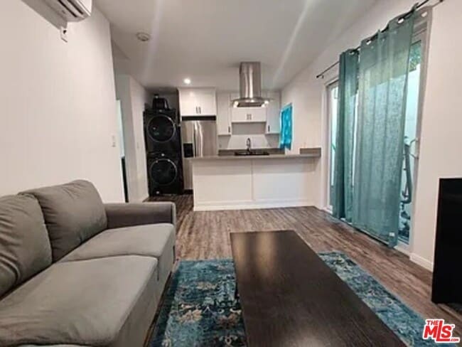 Building Photo - 6720 Van Noord Ave