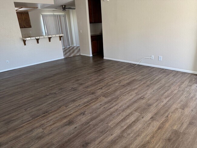 Building Photo - Apple Valley- Four Plex- 2 Bedrooms, 2 Bat...