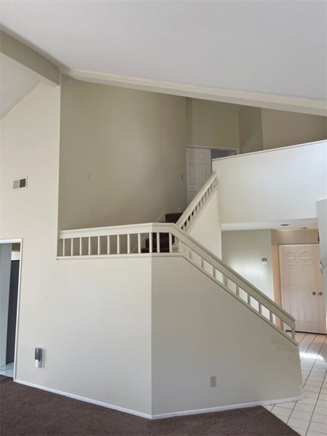 Building Photo - 15905 Oro Glen Dr