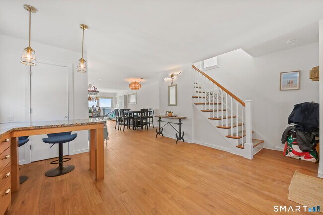 Building Photo - 1895 Fairfield Beach Rd