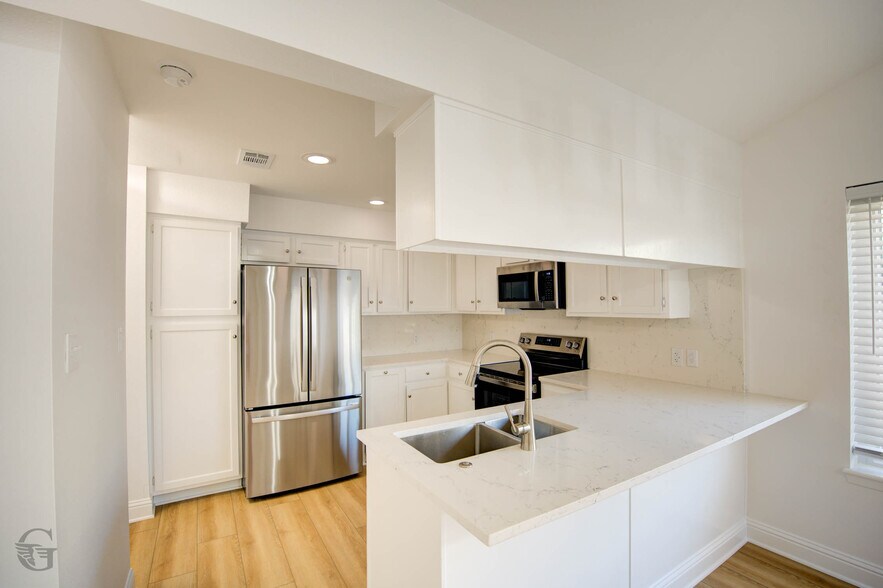 Building Photo - 3636 Greenacres Place Dr