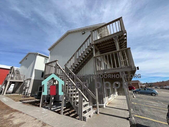 Building Photo - 2315 15th Ave S