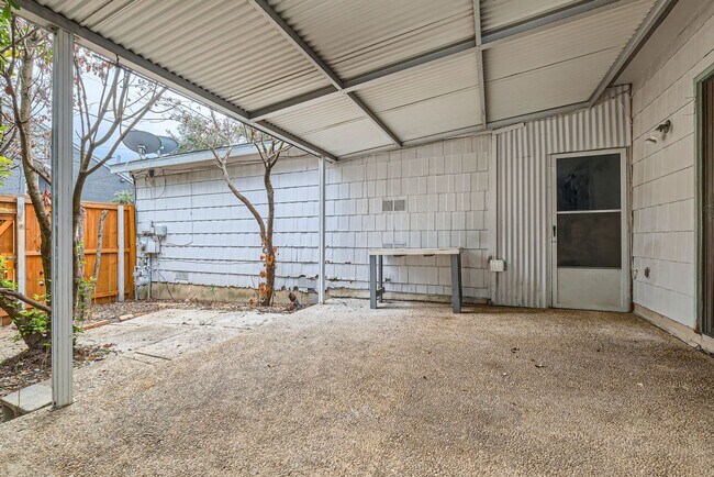 Building Photo - Charming 2-BR/2-Bath Home in the Heart of ...