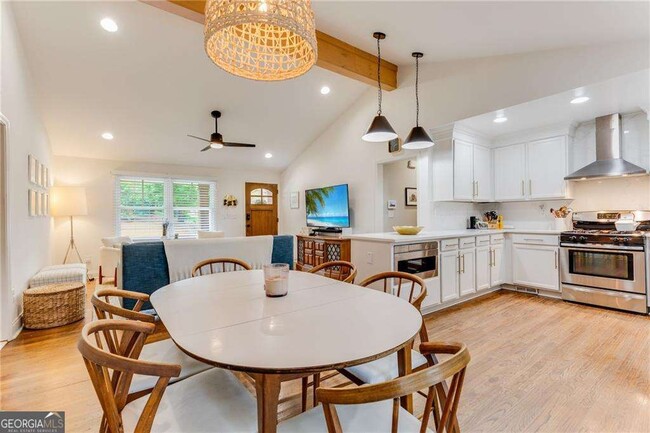 Building Photo - 2357 Cortez Way NE