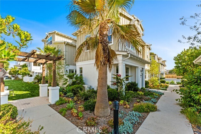 Building Photo - 2116 Cresta Dr