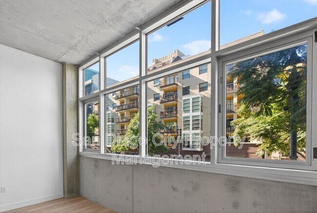 Building Photo - 1025 Island Ave