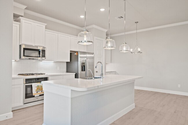 Building Photo - 11407 Blossom Sq St