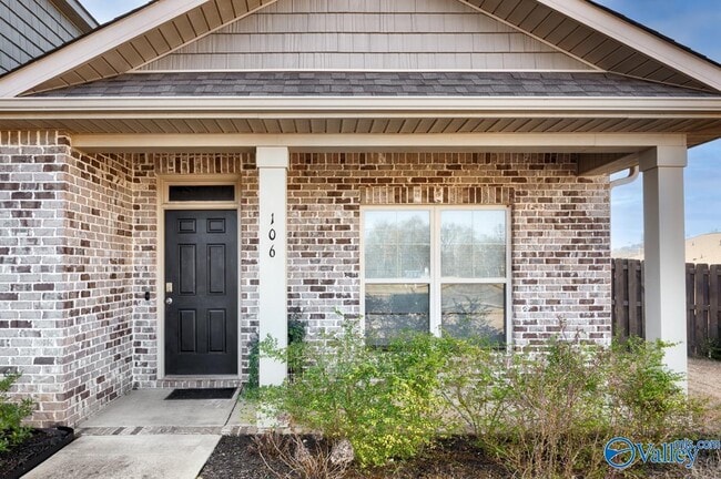 Building Photo - 106 Oak Fletcher Dr