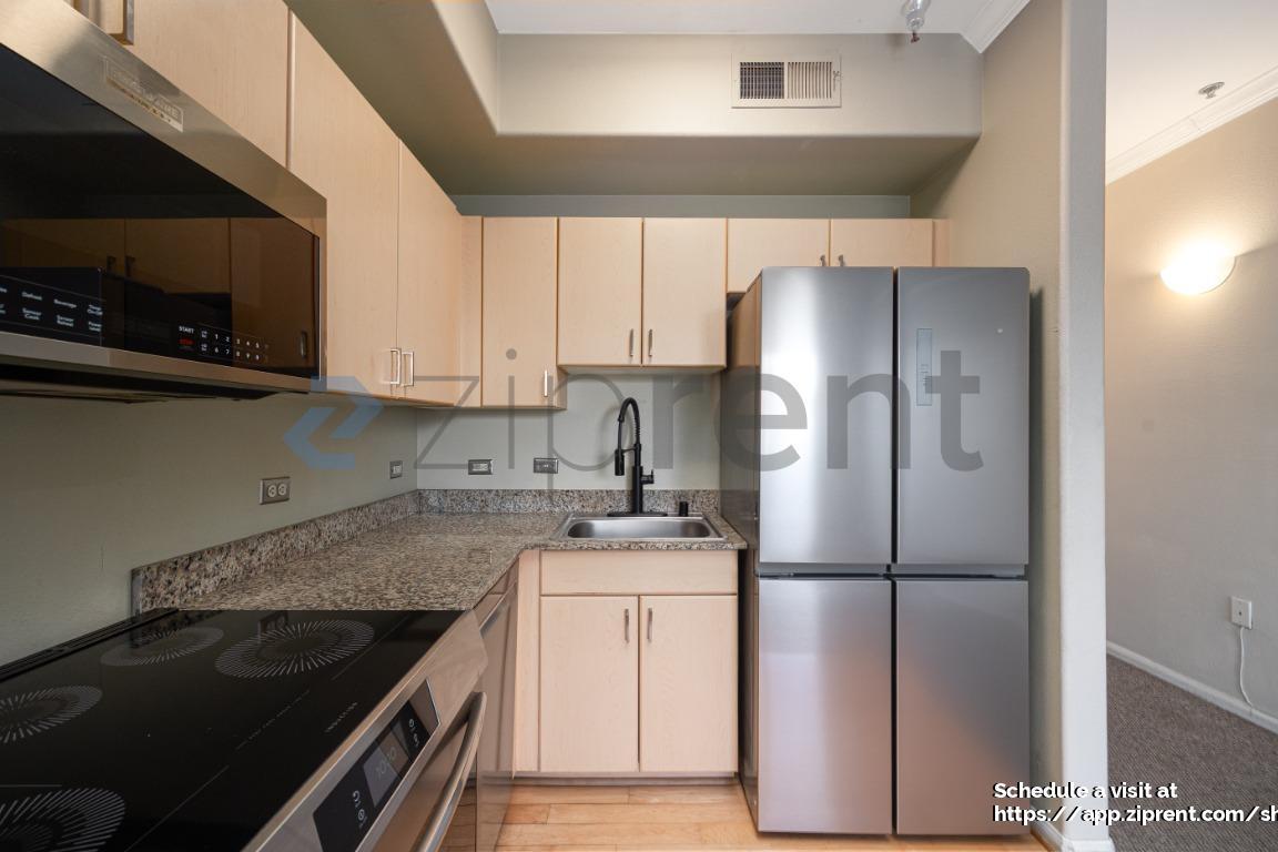 Building Photo - 1643 Sixth Ave