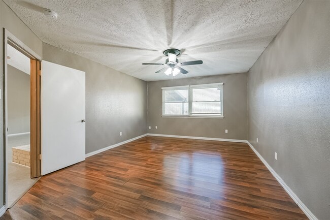 Building Photo - 2514 General Colony Dr