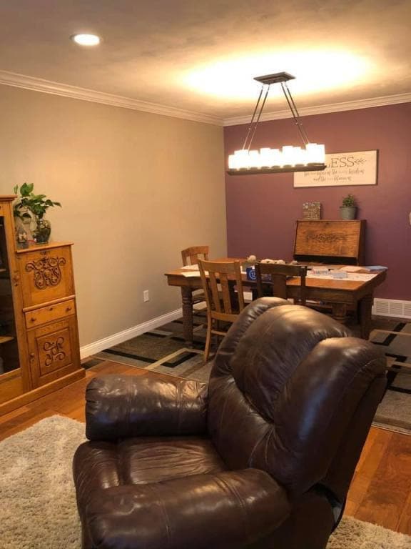 Building Photo - 1325 E Monroe St