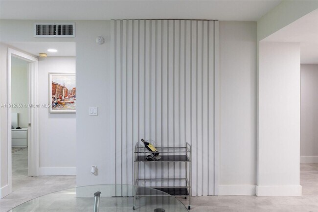 Building Photo - 16171 Blatt Blvd