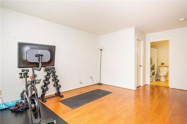 Building Photo - 23 Middleton Ct