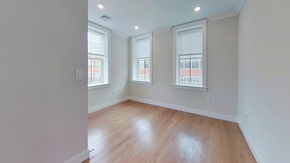Building Photo - 202 Porter St