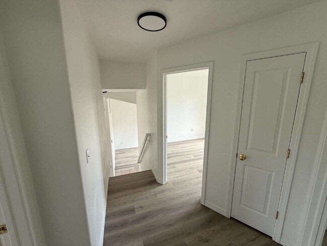 Building Photo - "Charming, newly renovated, 4-Bed, 3-Bath ...